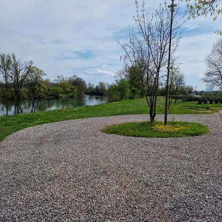 Station touristique Big Berry Luxury Lifestyle Resort, Mobile House Near Kolpa River Metlika