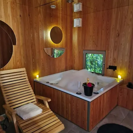 Station touristique Big Berry Luxury Lifestyle Resort, Mobile House Near Kolpa River